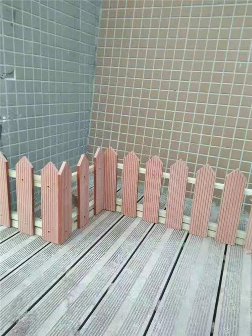阳台塑木地板、围栏工程